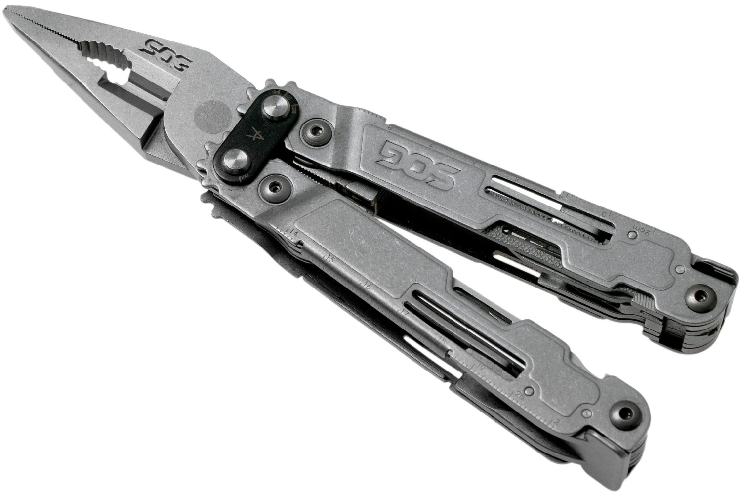 SOG PowerAccess Deluxe PA2001 Multitool 1 SOG PowerAccess Deluxe PA2001 Multitool