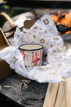 Knivesandtools Enamel Mug E-MG-L-01, Large 10 Cm, Emaille-Tasse -Böker || Spyderco || Cold Steel Verkaufsgeschäft knivesandtools enamelware 04